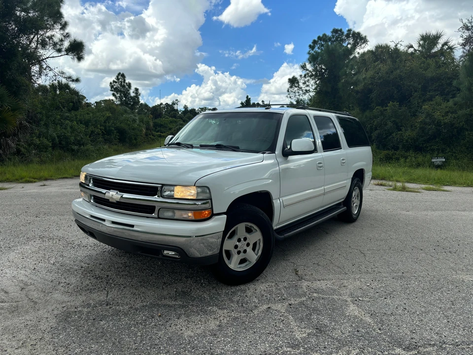 2005 Chevrolet Suburban 9th Gen - Image 8 of 31
