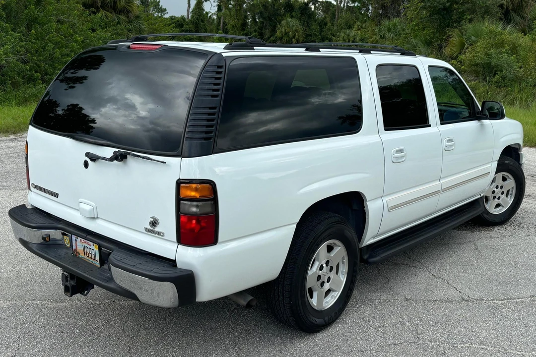 2005 Chevrolet Suburban 9th Gen - Image 4 of 31