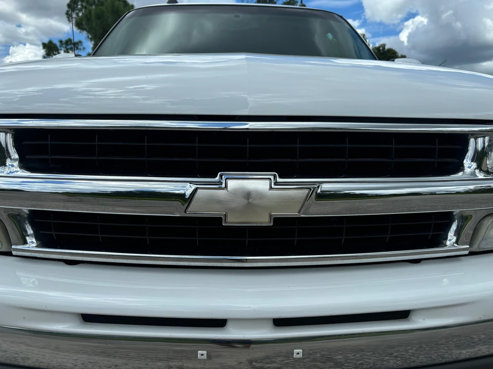 2005 Chevrolet Suburban 9th Gen - Image 24 of 31