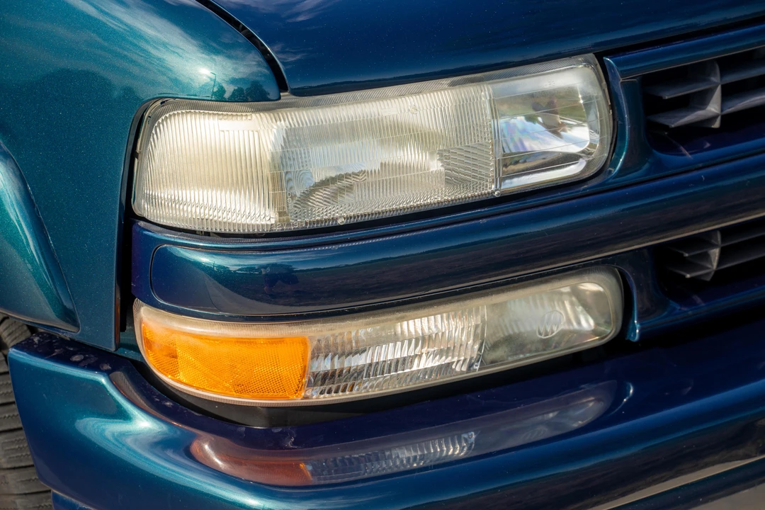 2005 Chevrolet Suburban 9th Gen - Image 21 of 31