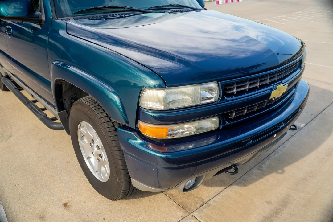 2005 Chevrolet Suburban 9th Gen - Image 19 of 31