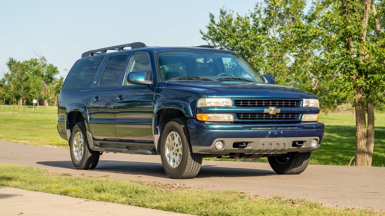 2005 Chevrolet Suburban 9th Gen - Image 18 of 31