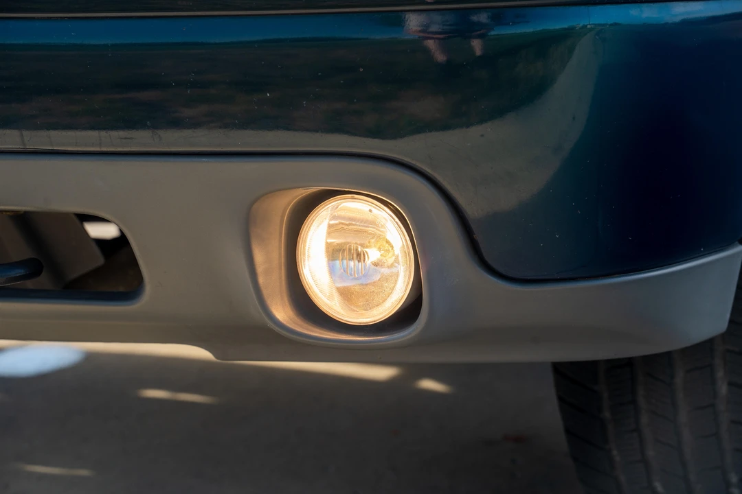 2005 Chevrolet Suburban 9th Gen - Image 30 of 31