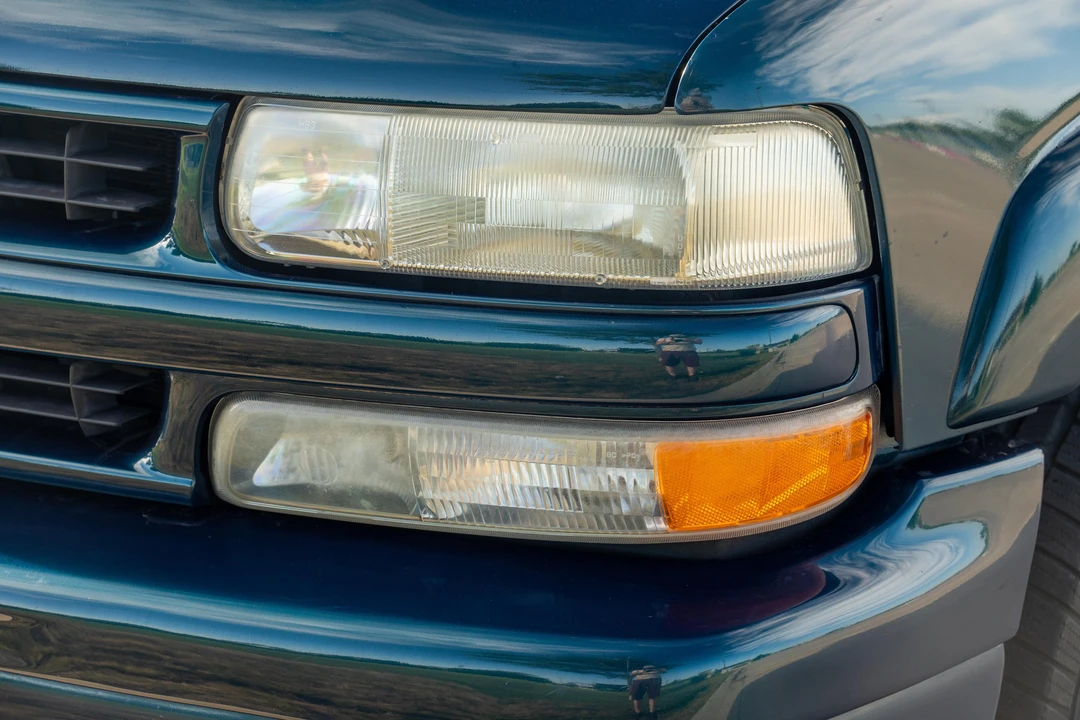 2005 Chevrolet Suburban 9th Gen - Image 26 of 31