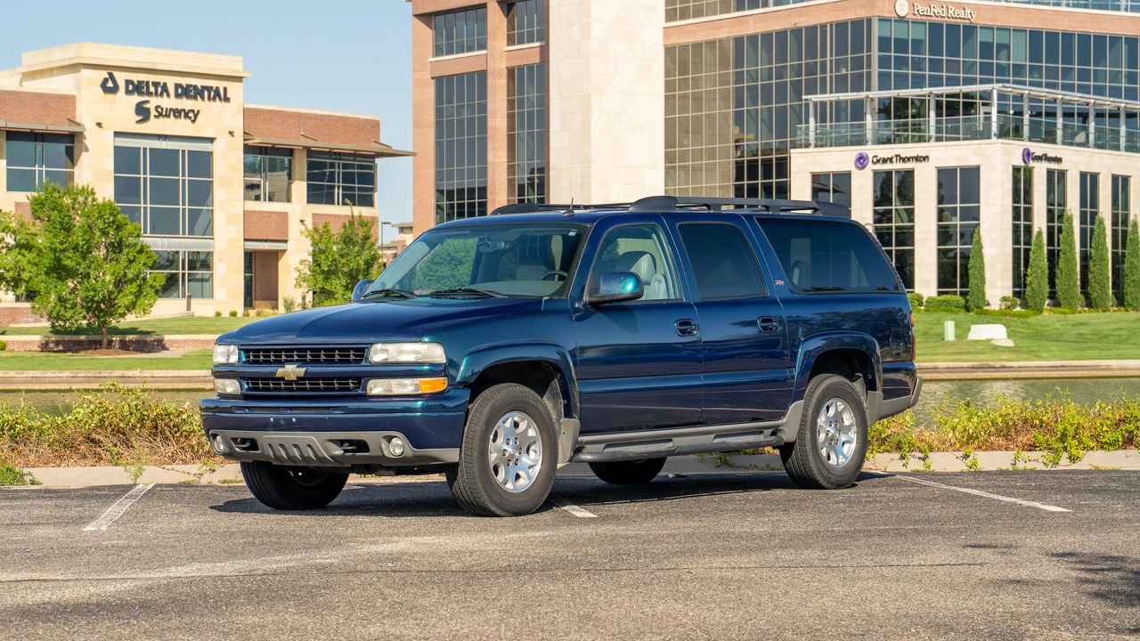 2005 Chevrolet Suburban 9th Gen - Image 7 of 31
