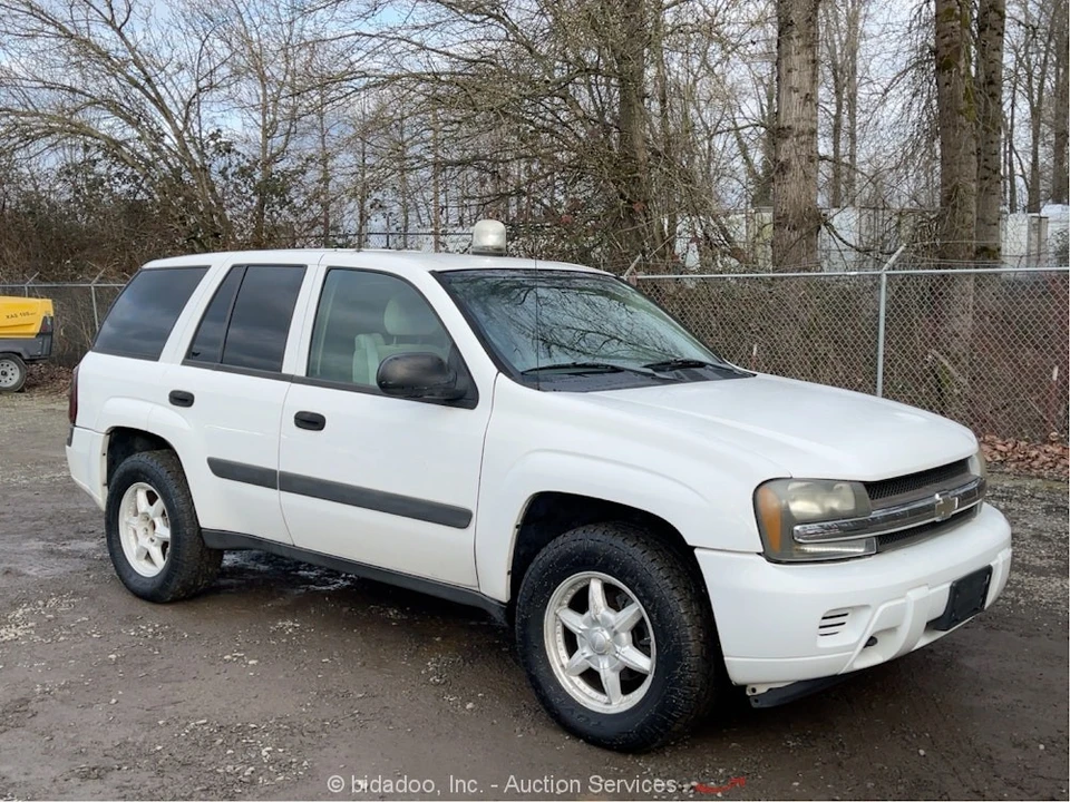 2005 Chevrolet Trailblazer - Image 2 of 12