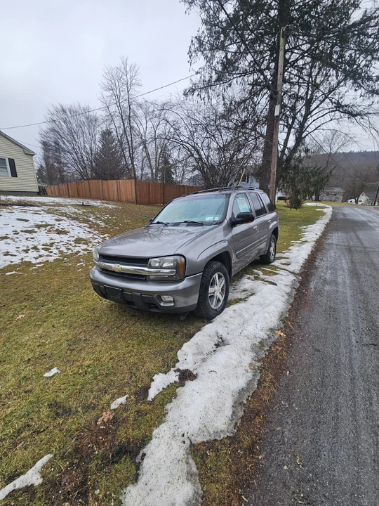 2005 Chevrolet Trailblazer - Image 2 of 17