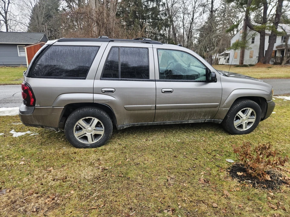 2005 Chevrolet Trailblazer - Image 3 of 17
