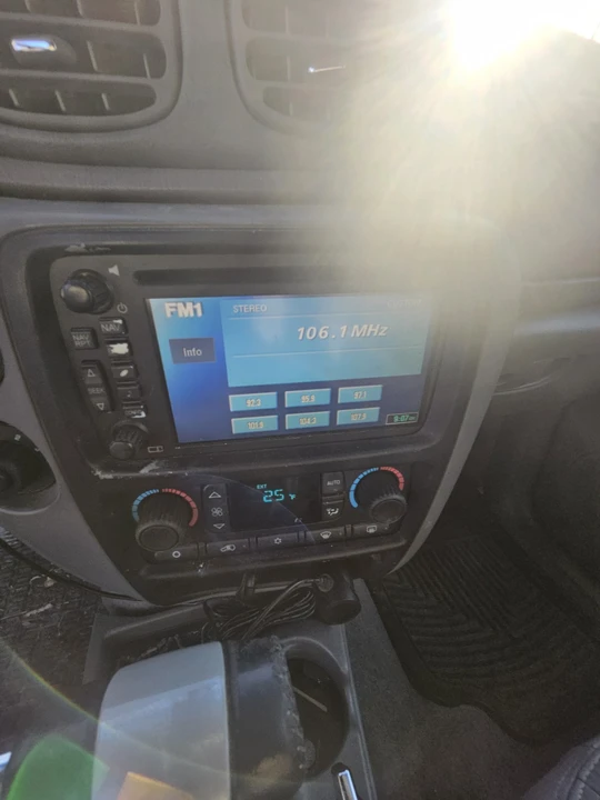 2005 Chevrolet Trailblazer - Image 7 of 17