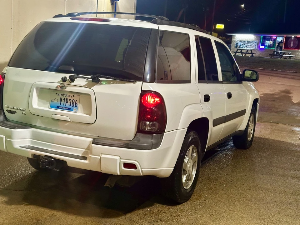 2005 Chevrolet Trailblazer - Image 3 of 9