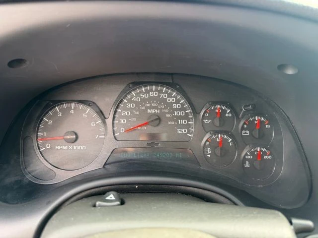 2005 Chevrolet Trailblazer - Image 19 of 21