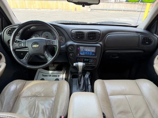 2005 Chevrolet Trailblazer - Image 16 of 21