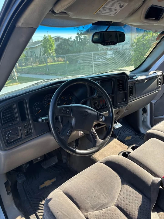 2005 Chevrolet Avalanche - Image 16 of 19