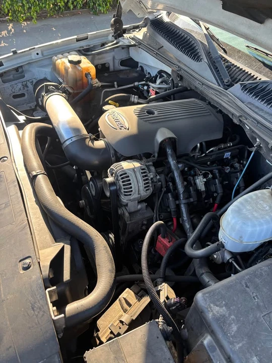 2005 Chevrolet Avalanche - Image 18 of 19