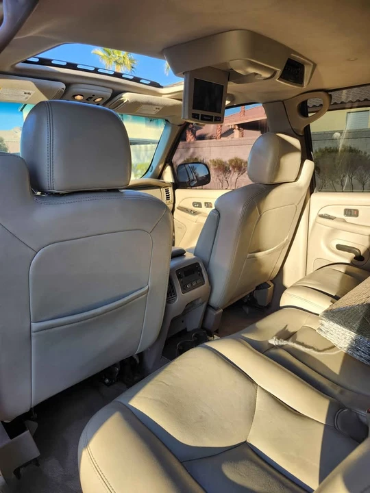 2005 Chevrolet Avalanche - Image 9 of 10