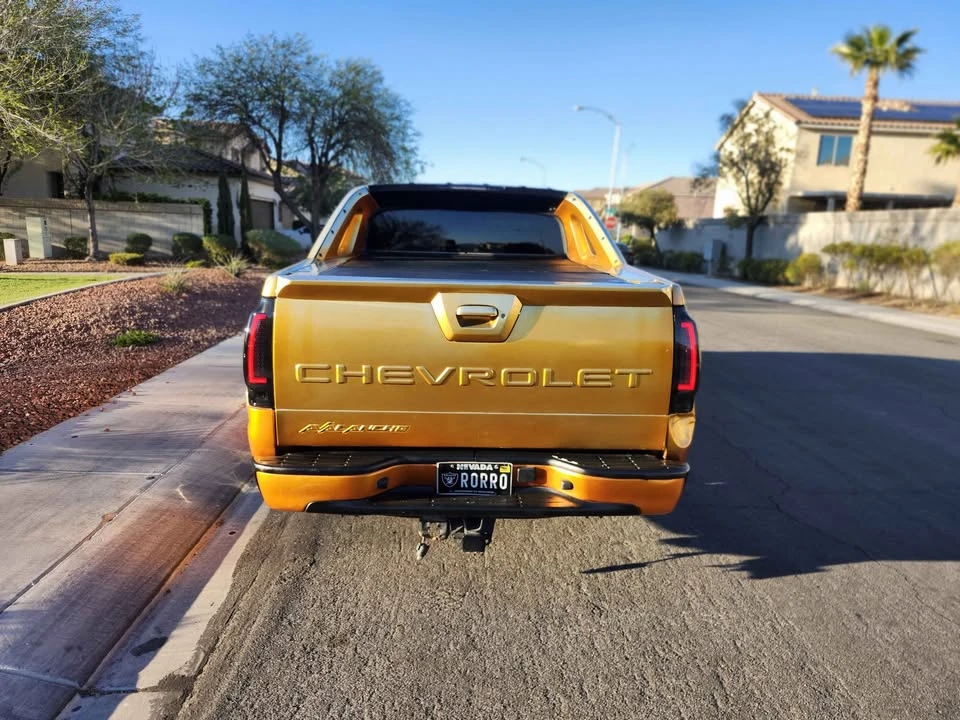 2005 Chevrolet Avalanche - Image 4 of 10