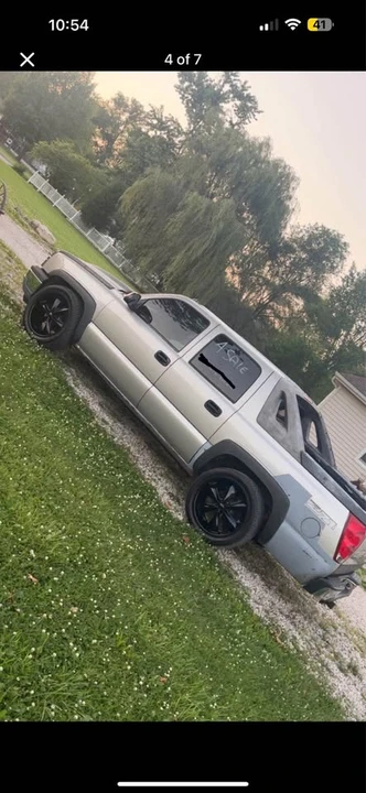 2005 Chevrolet Avalanche - Image 9 of 9