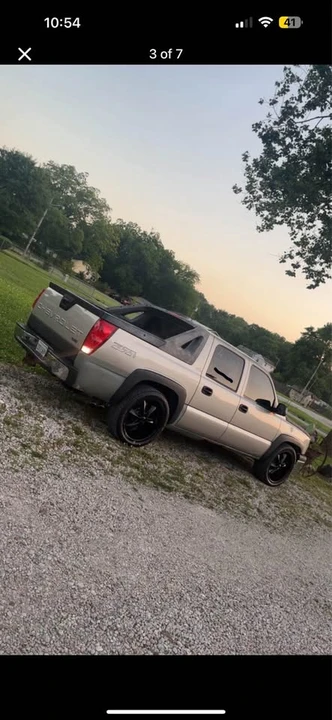 2005 Chevrolet Avalanche - Image 8 of 9