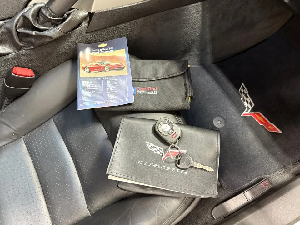 2005 Chevrolet Corvette C6 - Image 16 of 17