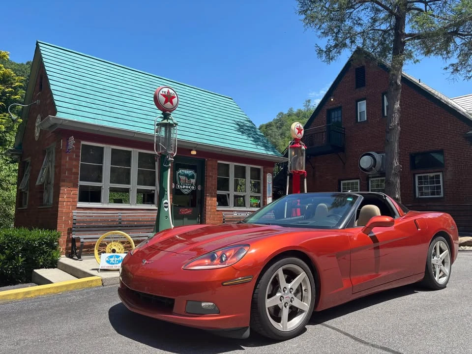 2005 Chevrolet Corvette C6 - Image 2 of 5