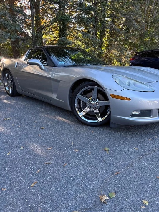 2005 Chevrolet Corvette C6 - Image 2 of 8