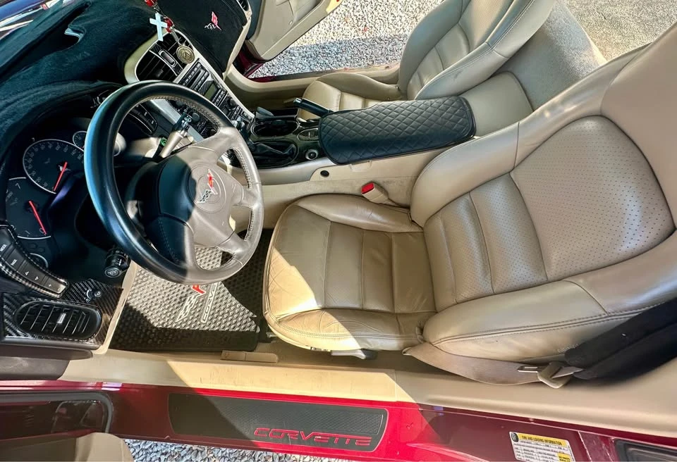 2005 Chevrolet Corvette C6 - Image 16 of 19