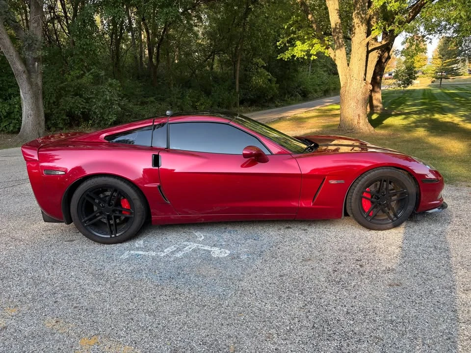 2005 Chevrolet Corvette C6 - Image 2 of 12