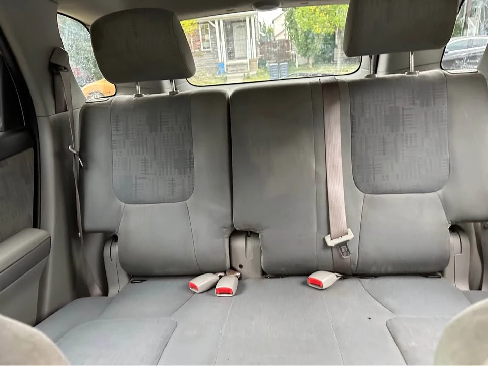 2005 Chevrolet Equinox - Image 10 of 11