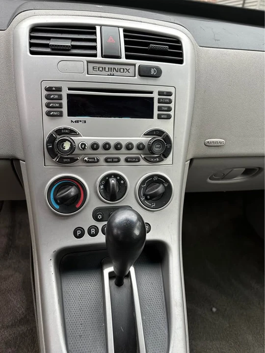 2005 Chevrolet Equinox - Image 8 of 11
