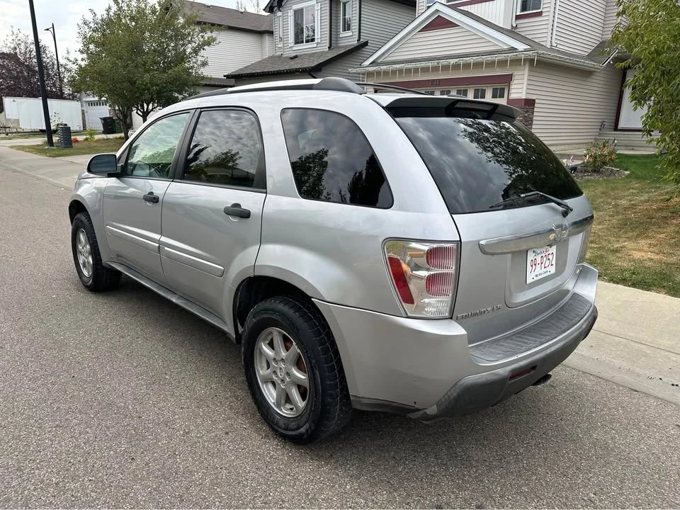 2005 Chevrolet Equinox - Image 3 of 11