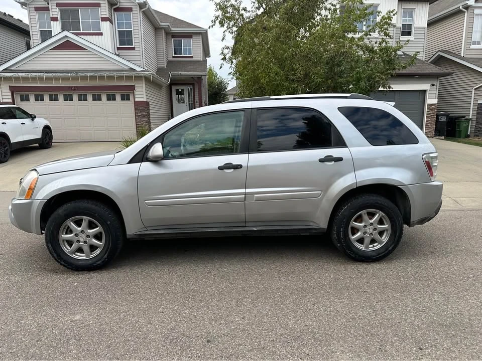 2005 Chevrolet Equinox - Image 2 of 11