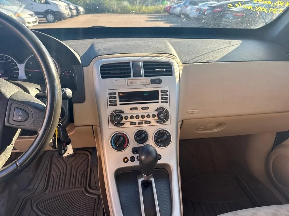 2005 Chevrolet Equinox - Image 10 of 11