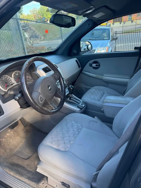 2005 Chevrolet Equinox - Image 2 of 5