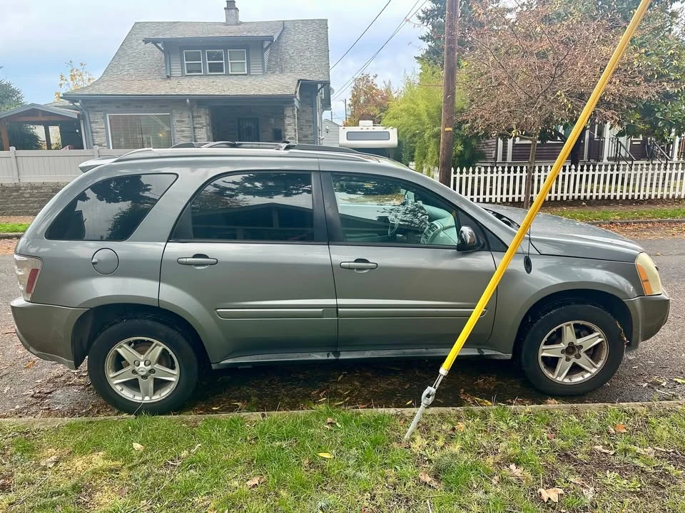 2005 Chevrolet Equinox - Image 2 of 10