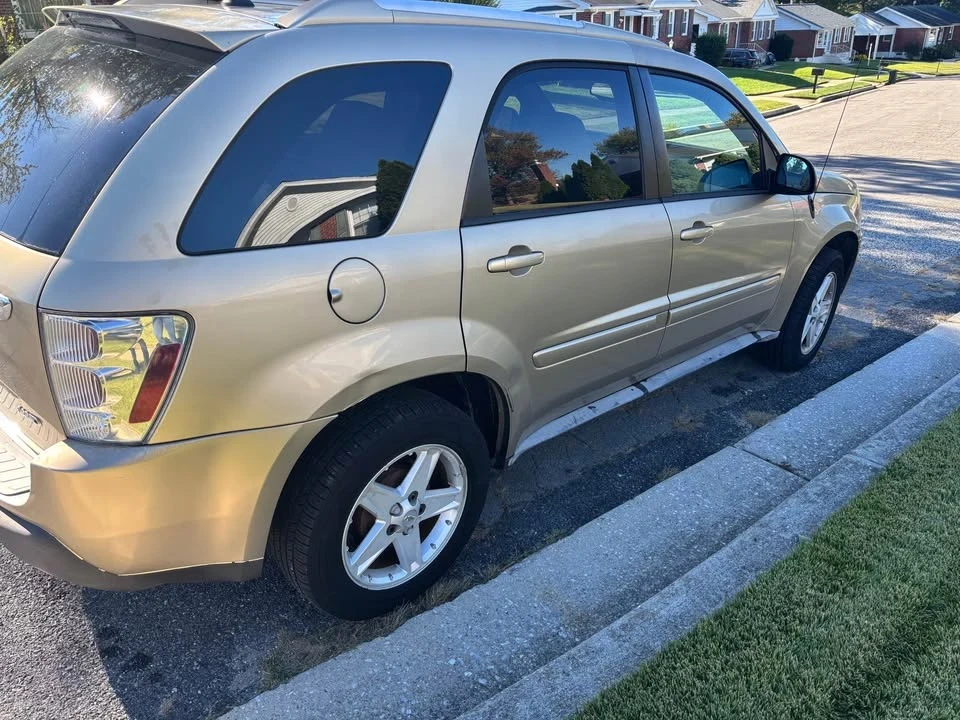 2005 Chevrolet Equinox - Image 5 of 10