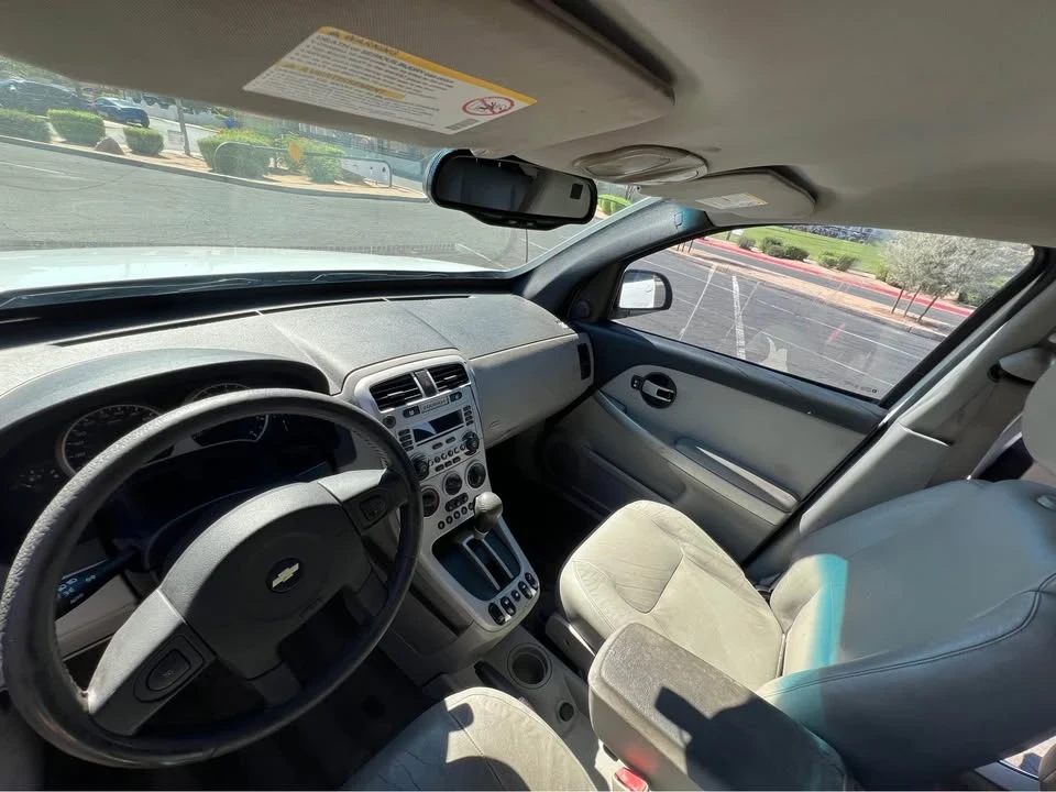 2005 Chevrolet Equinox - Image 13 of 17