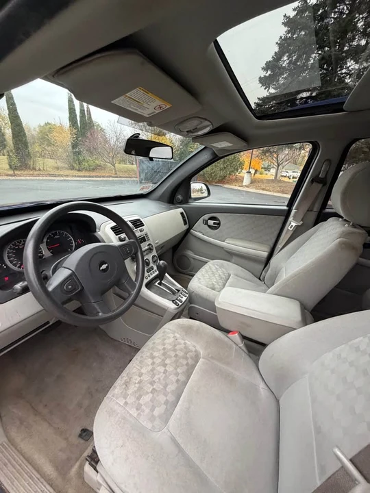 2005 Chevrolet Equinox - Image 12 of 16