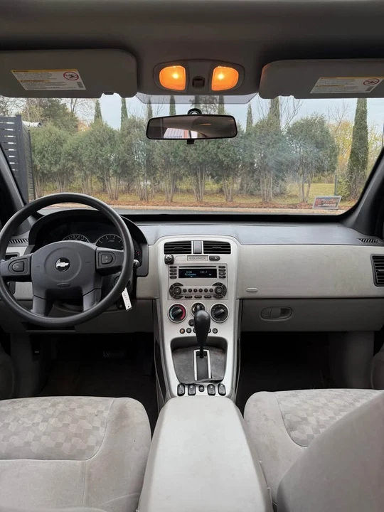 2005 Chevrolet Equinox - Image 10 of 16