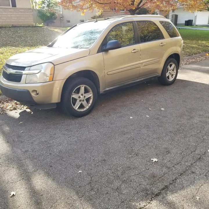 2005 Chevrolet Equinox - Image 2 of 3