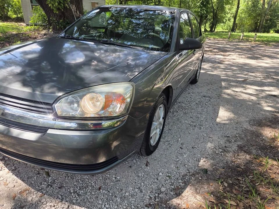 2005 Chevrolet Malibu - Image 2 of 11