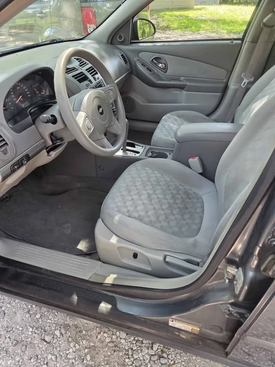 2005 Chevrolet Malibu - Image 7 of 11