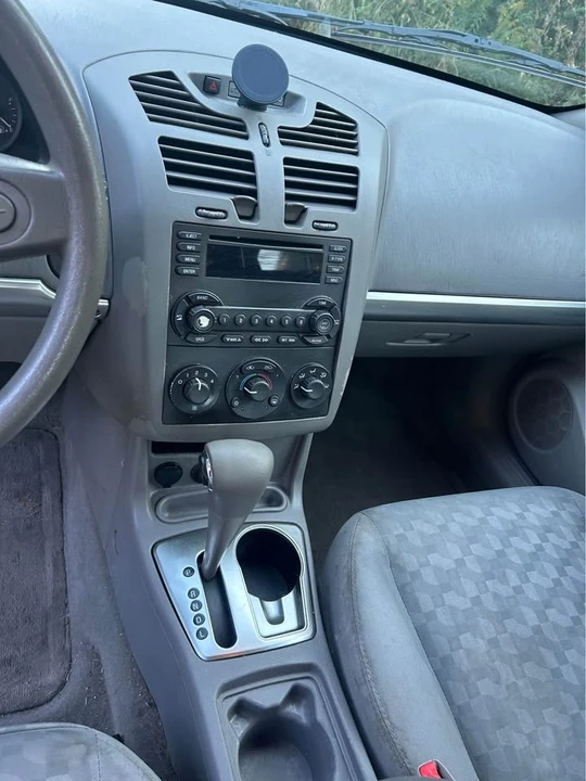 2005 Chevrolet Malibu - Image 4 of 12
