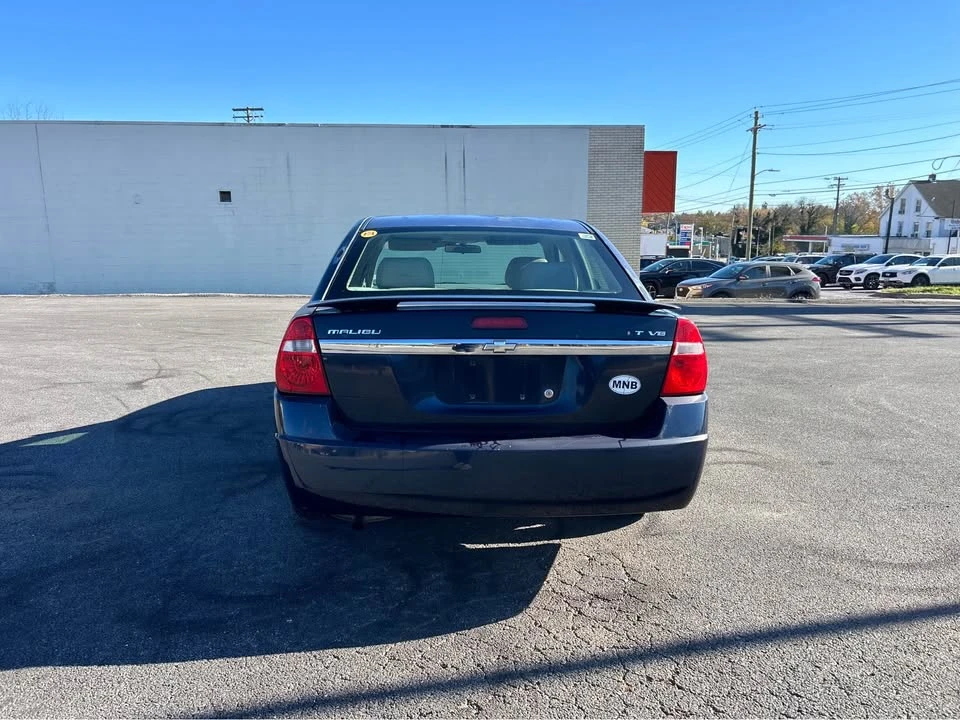 2005 Chevrolet Malibu - Image 6 of 11