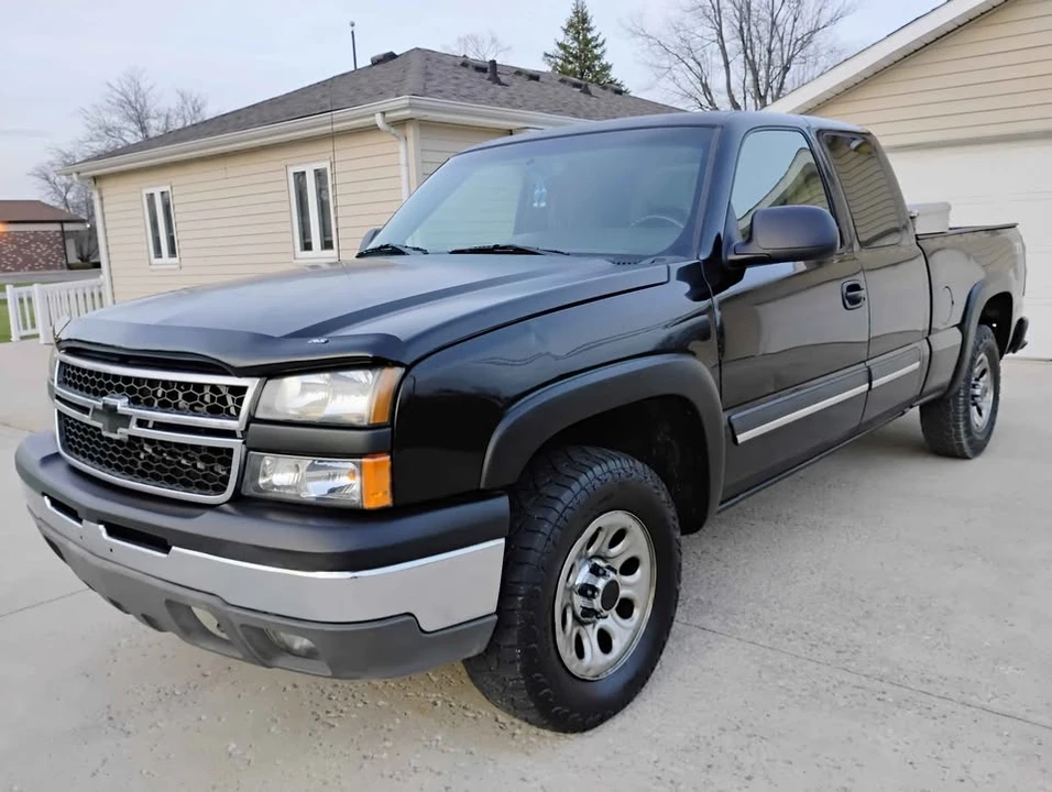 2005 Chevrolet Silverado 1st Gen - Image 2 of 9