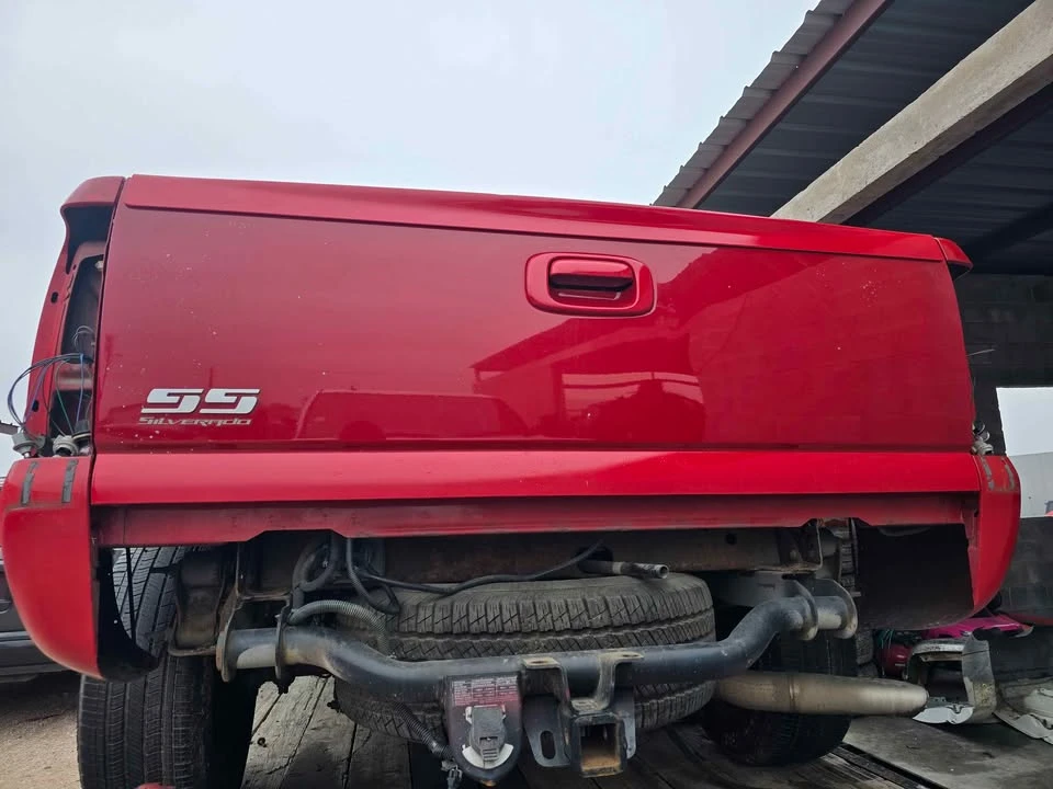 2005 Chevrolet SS - Image 4 of 16