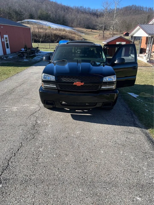 2005 Chevrolet SS - Image 2 of 20
