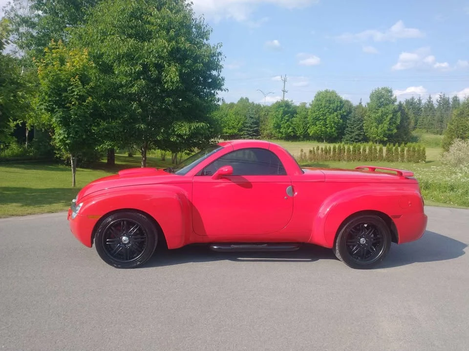 2005 Chevrolet SSR - Image 2 of 4