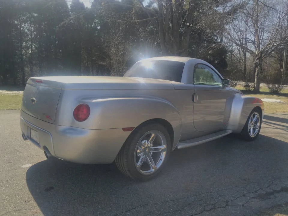 2005 Chevrolet SSR - Image 6 of 20