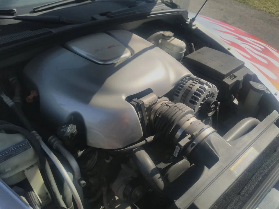 2005 Chevrolet SSR - Image 17 of 20