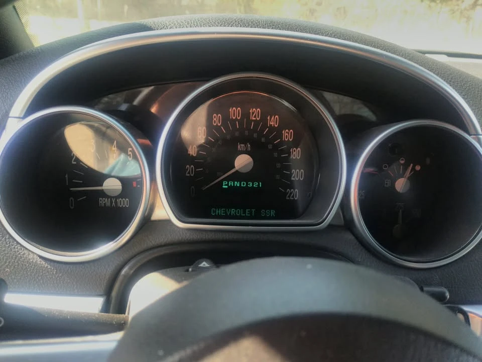 2005 Chevrolet SSR - Image 10 of 20